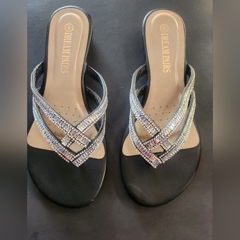 Dream Pairs Black Sandals with Silver Straps